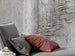 komar_vlies_carta da parati_x7_1023_concrete_feather_int_detail | Yourdecoration.it